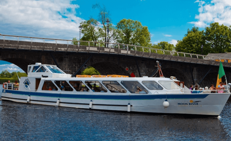 carrick on shannon river cruise hen party